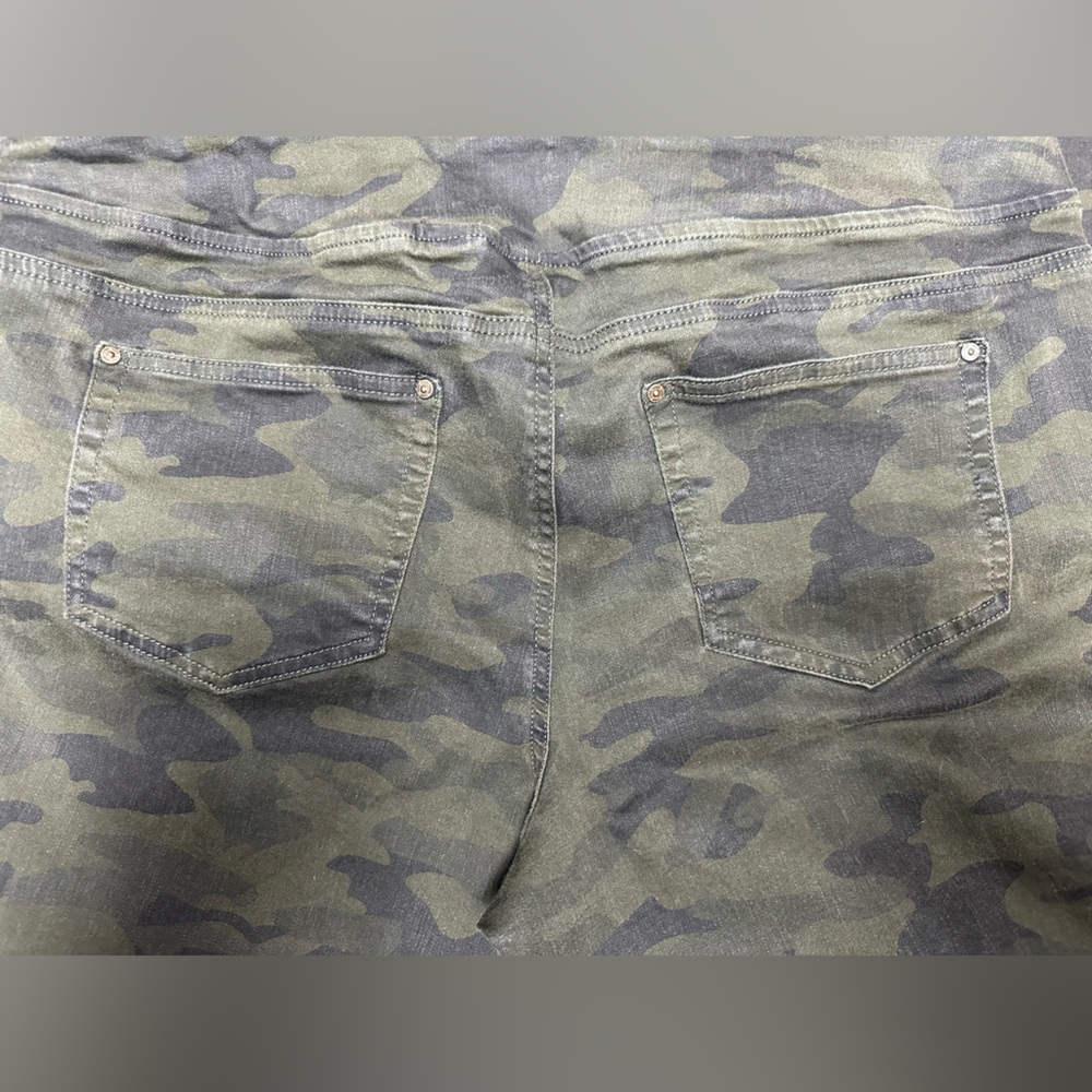 Camo pants - Picture 3 of 3